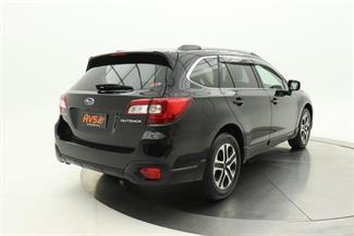 2017 Subaru Outback - Thumbnail