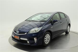 2013 Toyota Prius - Thumbnail
