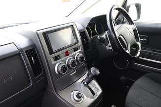 2013 Mitsubishi Delica - Thumbnail