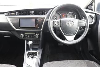 2015 Toyota Auris - Thumbnail