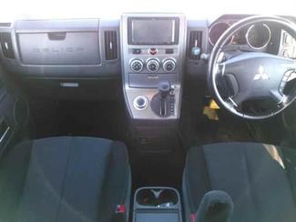 2012 Mitsubishi Delica - Thumbnail