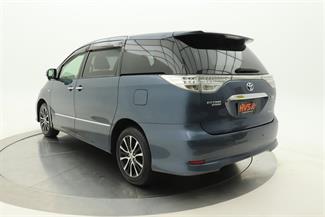 2013 Toyota Estima - Thumbnail