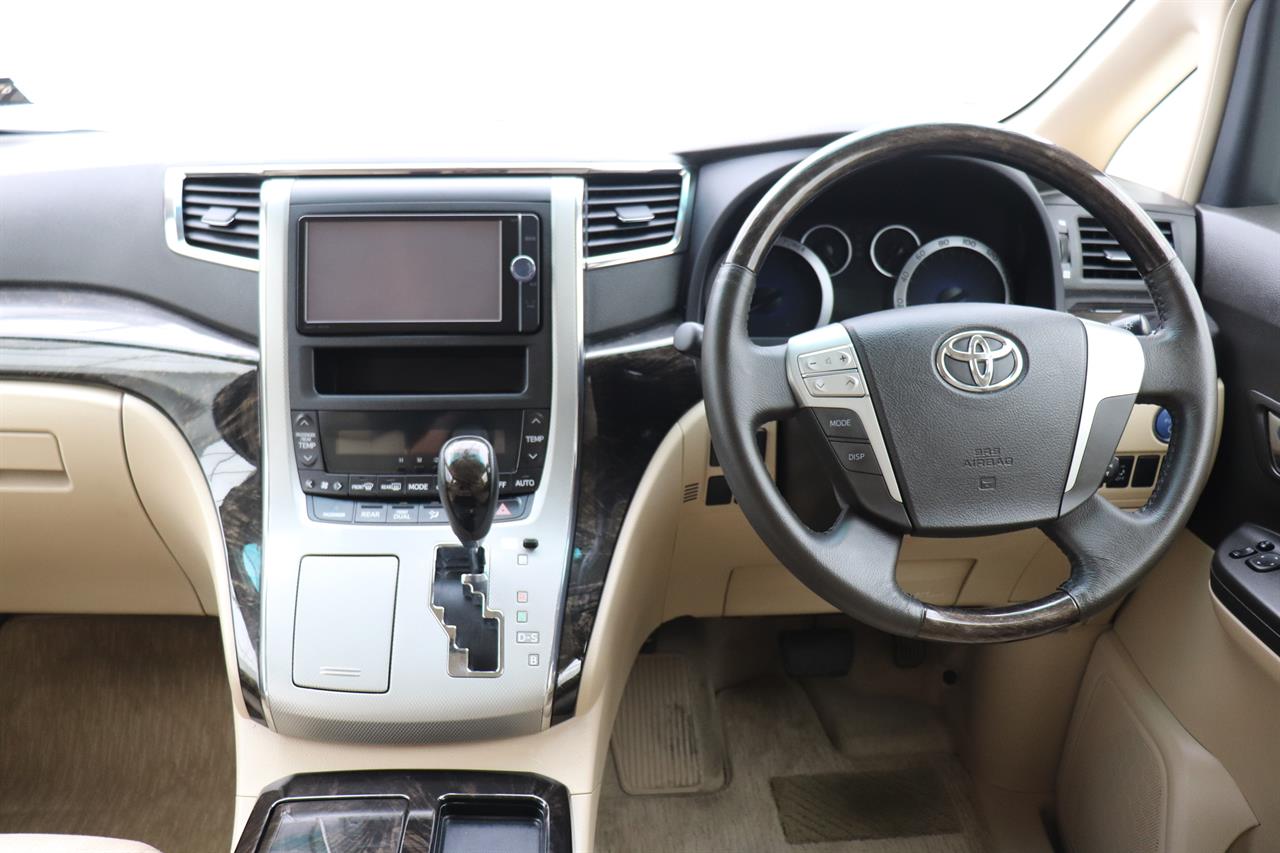 2014 Toyota Alphard