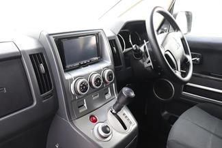 2007 Mitsubishi Delica - Thumbnail