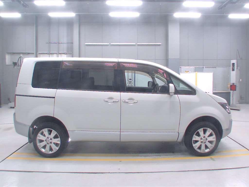 2007 Mitsubishi Delica