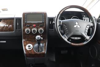 2011 Mitsubishi Delica - Thumbnail
